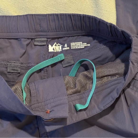 REI women’s Trailmade pants in navy blue - Picture 5 of 8